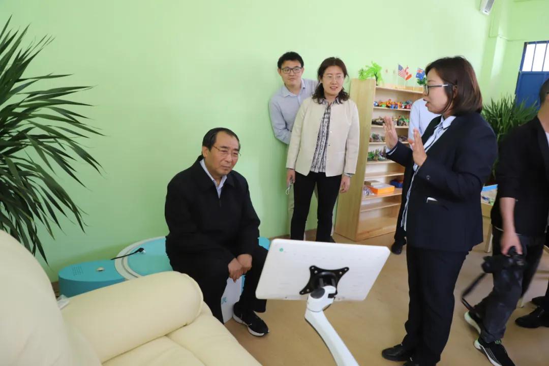 社市委幫扶威寧九三中學(xué)成果落地，叢斌副主席為心理咨詢室揭牌